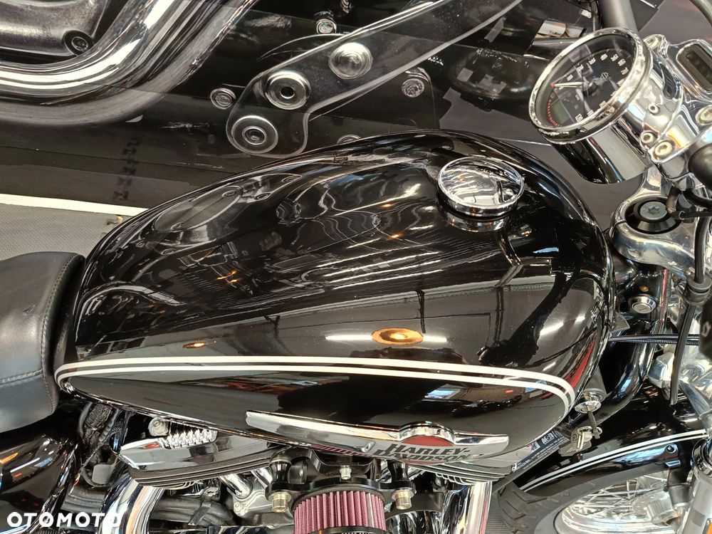 Harley-Davidson Sportster Custom 1200C - 22