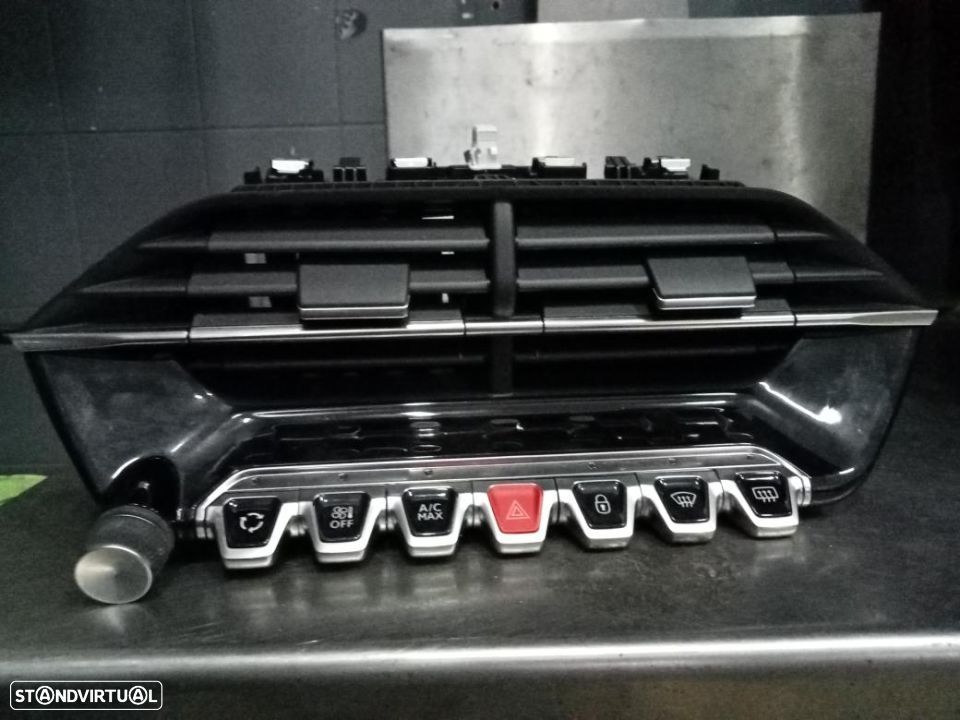 Botões de sofagem/ Grelha de sofagem central Peugeot 208 II - 1