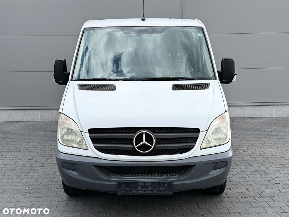 Mercedes-Benz Sprinter - 2