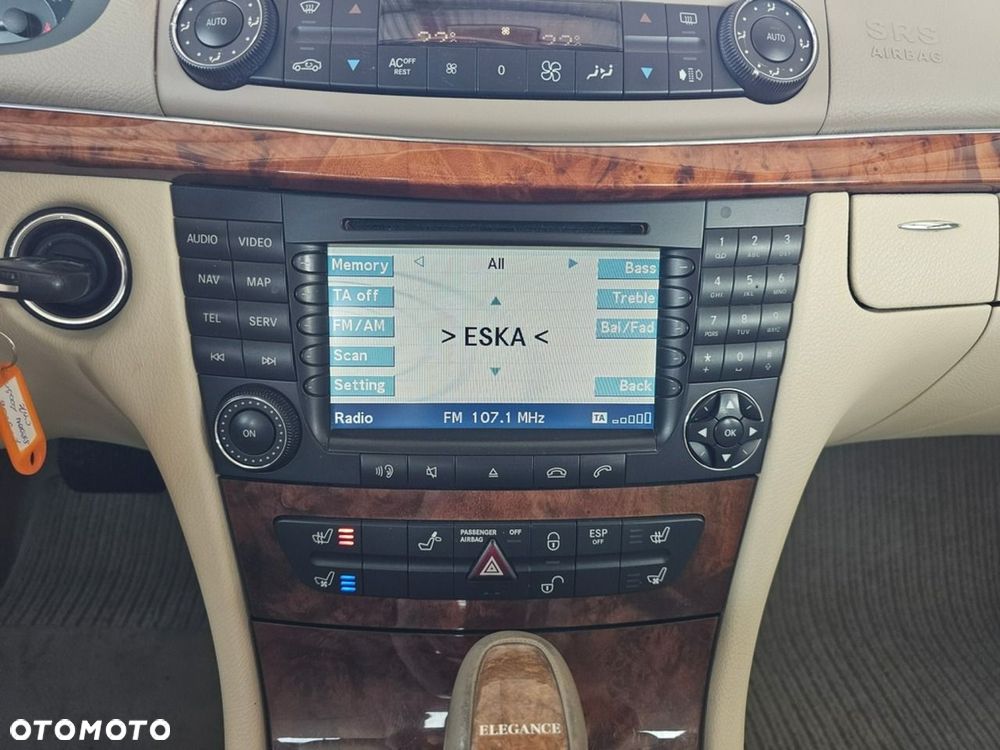 Mercedes-Benz Klasa E 320 Elegance - 21