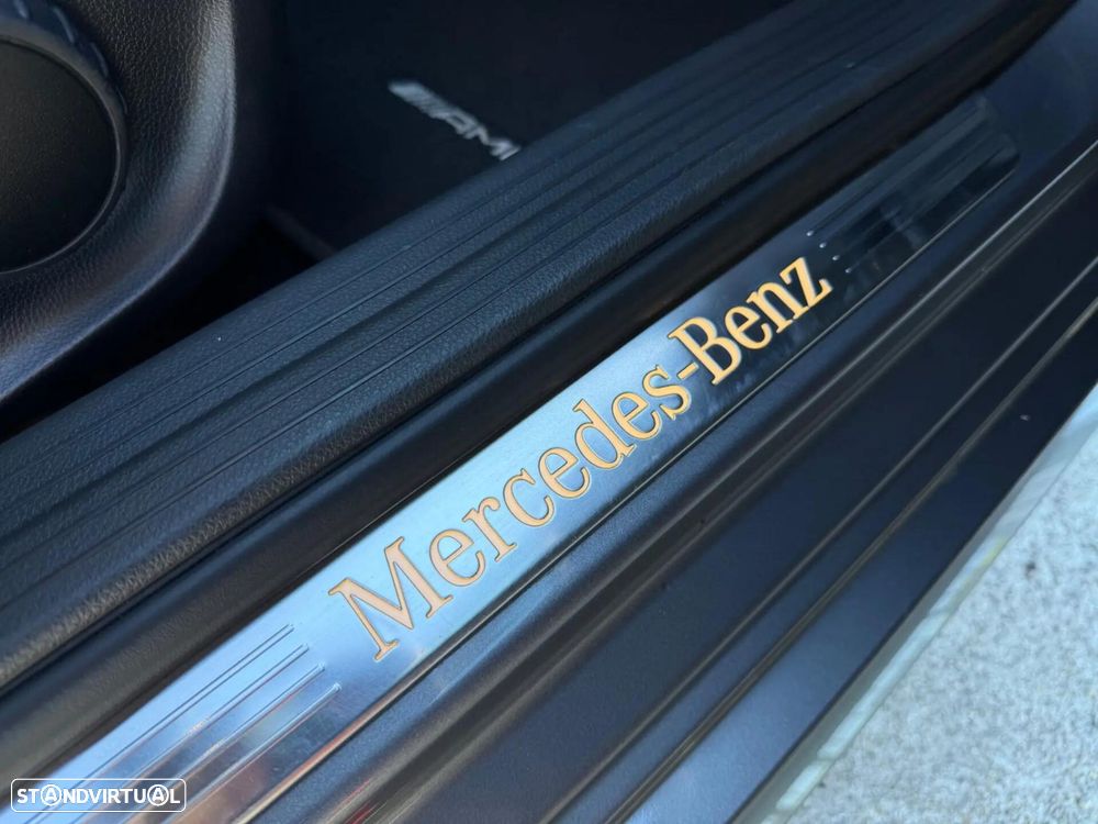 Mercedes-Benz A 180 AMG Line - 52