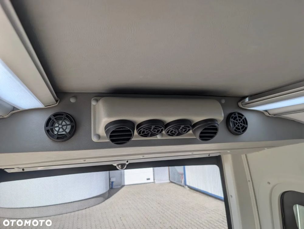 Mercedes-Benz Sprinter 517 - 30