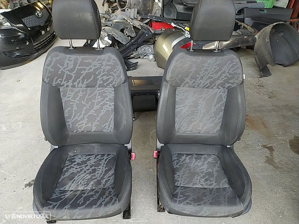 Conjunto De Bancos Peugeot 3008 Veículo Multiuso (0U_) - 4