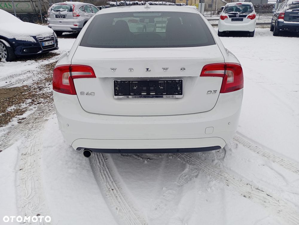 Volvo S60 D3 Drive-E Dynamic Edition (Momentum) - 4