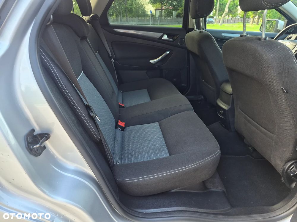 Ford Mondeo 1.6 TDCi Ambiente - 10