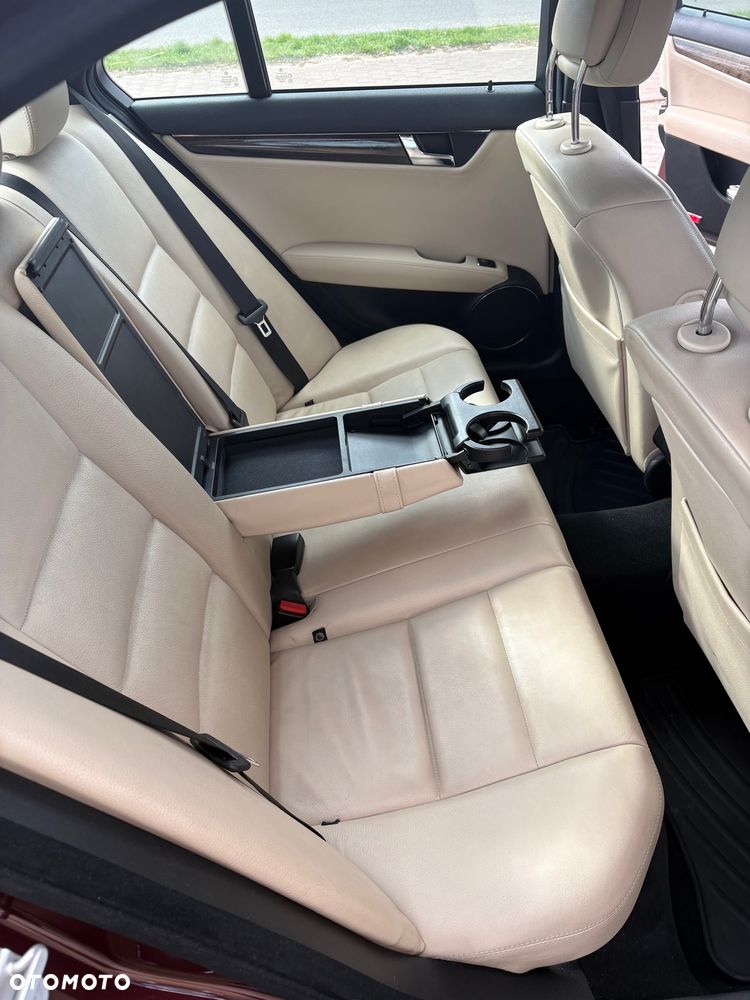 Mercedes-Benz Klasa C 220 CDI Avantgarde - 13