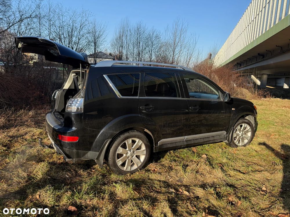 Mitsubishi Outlander 2.0 DID Intense + - 10