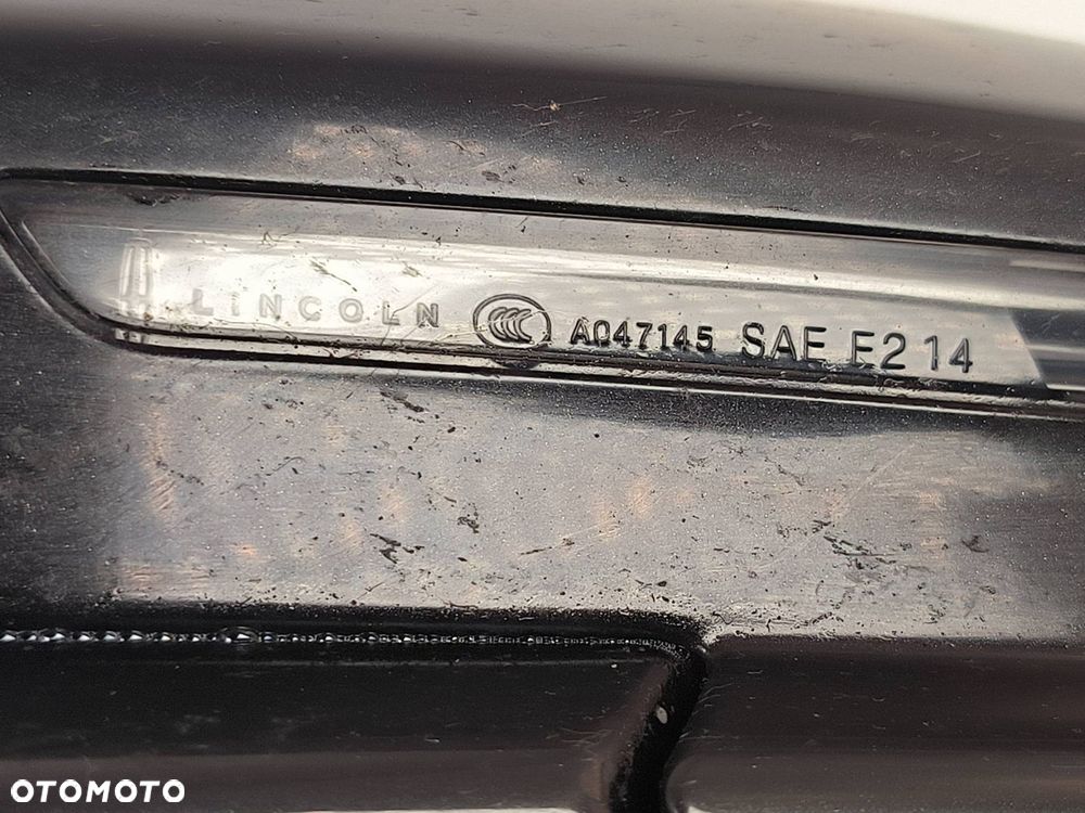 LUSTERKO LEWE LINCOLN MKC - 3
