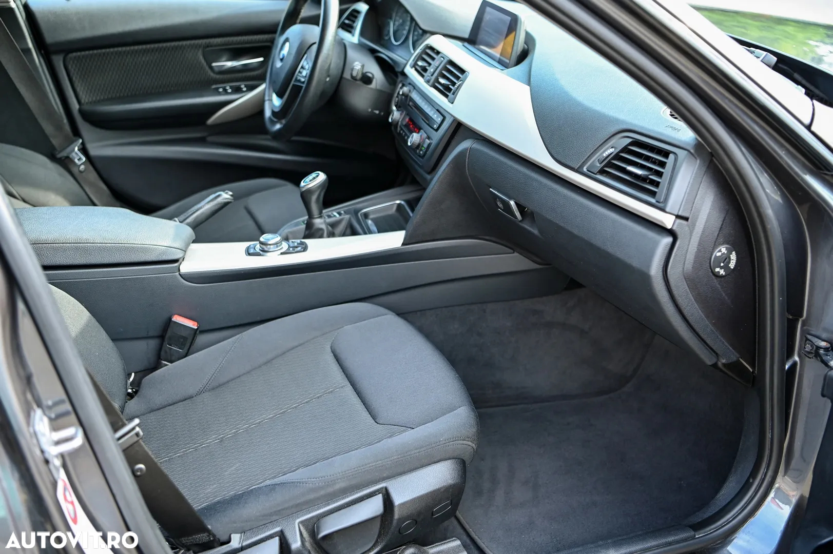 BMW Seria 3 320d Touring - 14