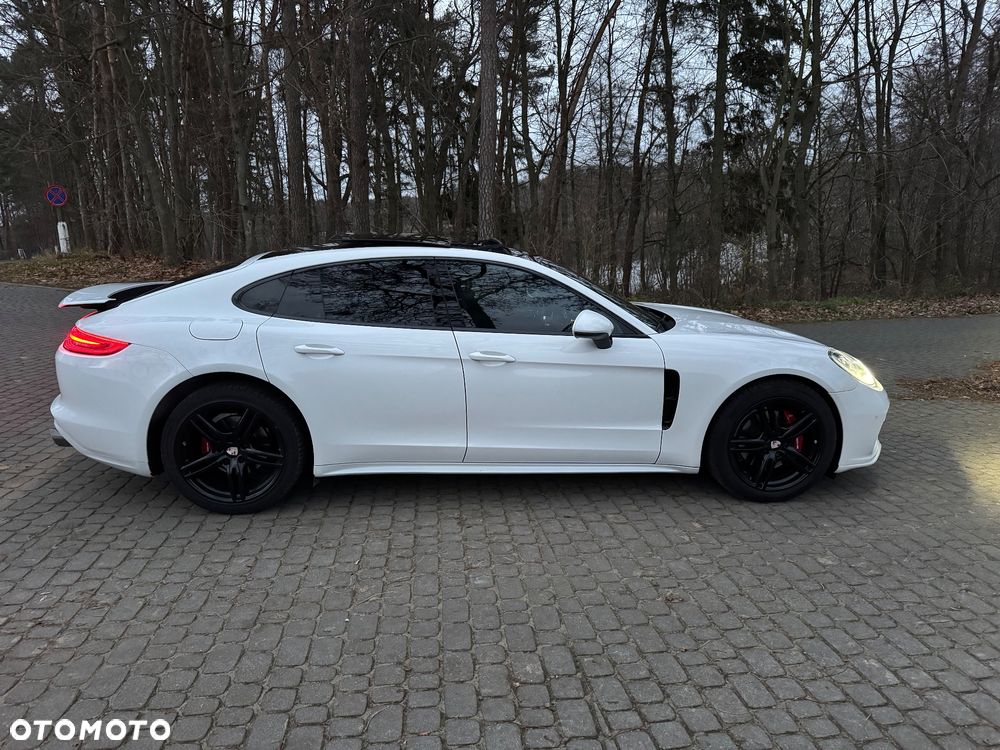 Porsche Panamera - 12