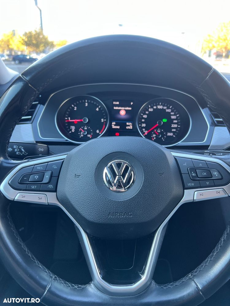 Volkswagen Passat - 18
