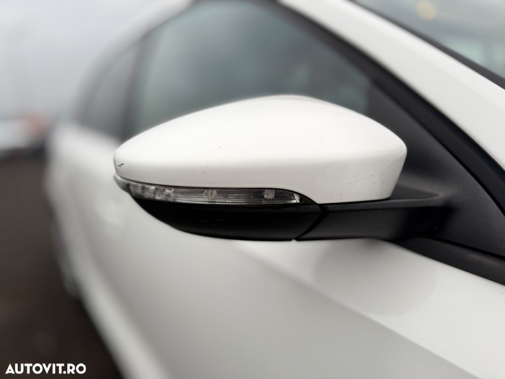 Volkswagen Jetta 1.6 TDI Comfortline - 22