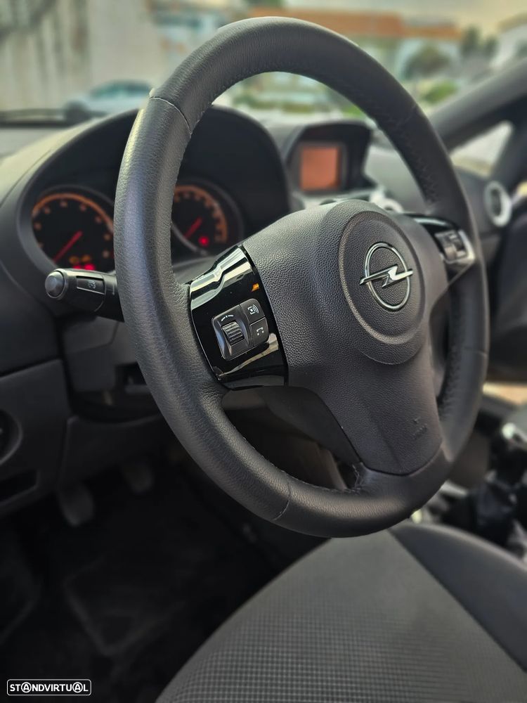Opel Corsa 1.2 Cosmo - 8