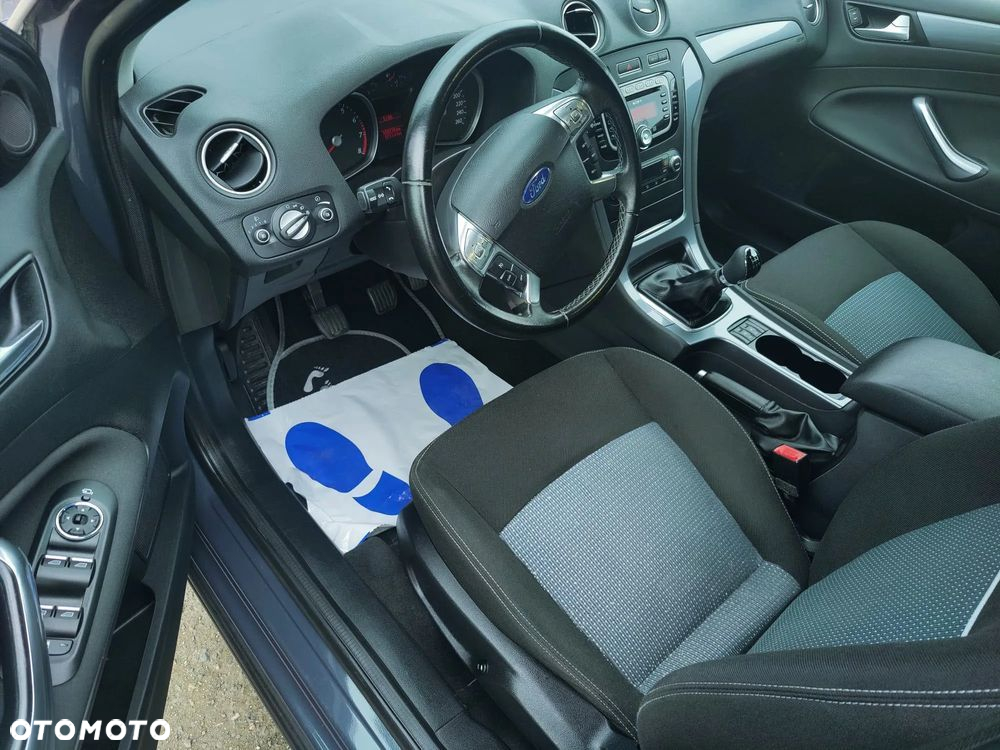 Ford Mondeo - 12