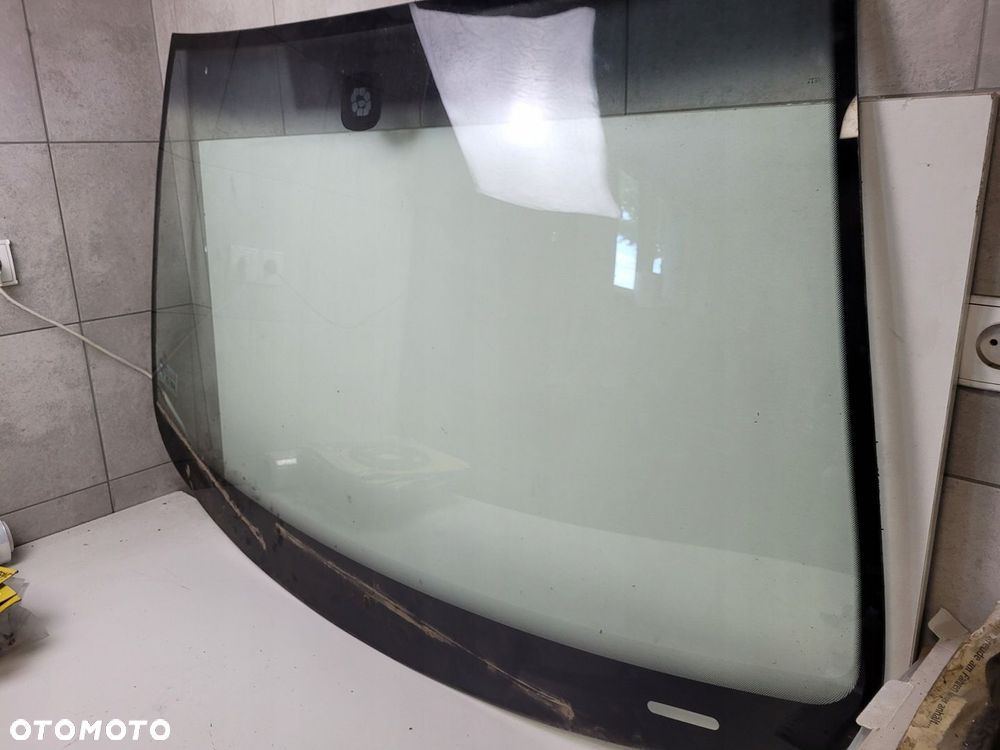 VOLKSWVAGEN PASSAT B6 2.0 TDI SZYBA PRZEDNIA PRZÓD - 4