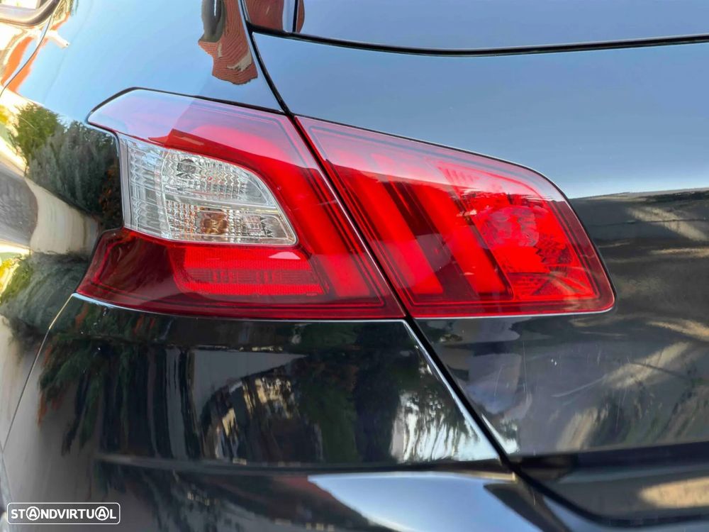 Peugeot 308 1.6 BlueHDi Style - 24