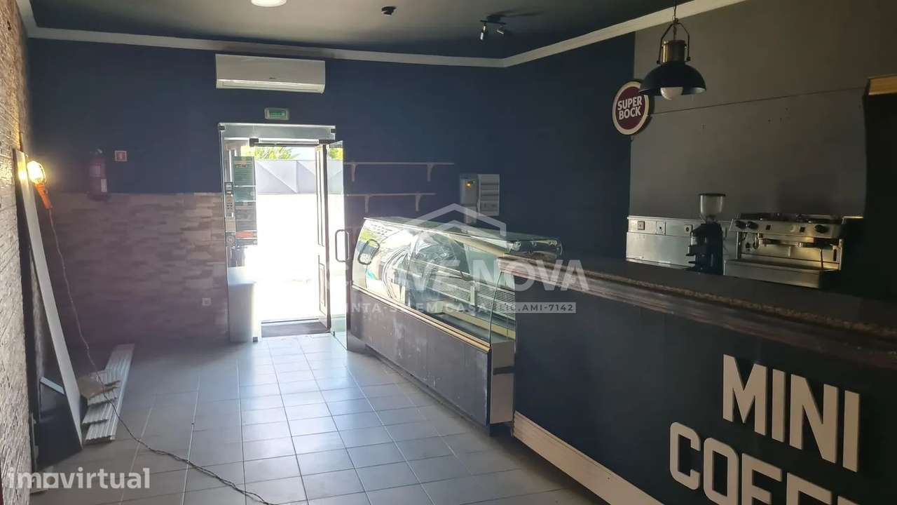 Café  / Snack Bar à Venda, a 2km da Praia da Madalena - Grande imagem: 3/17
