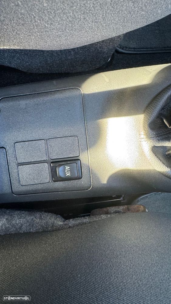 Toyota Yaris 1.0 VVT-i Comfort+AC - 33