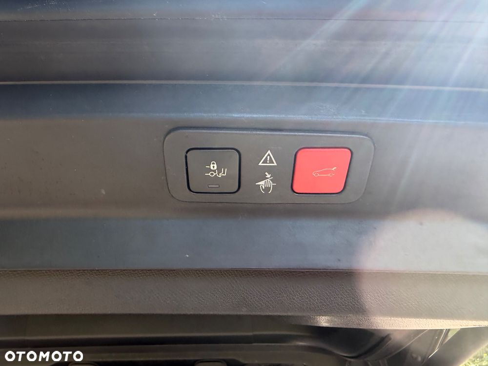 Peugeot 5008 1.6 THP Allure S&S EAT6 - 22