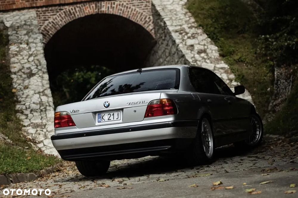 BMW Seria 7 750iL - 4