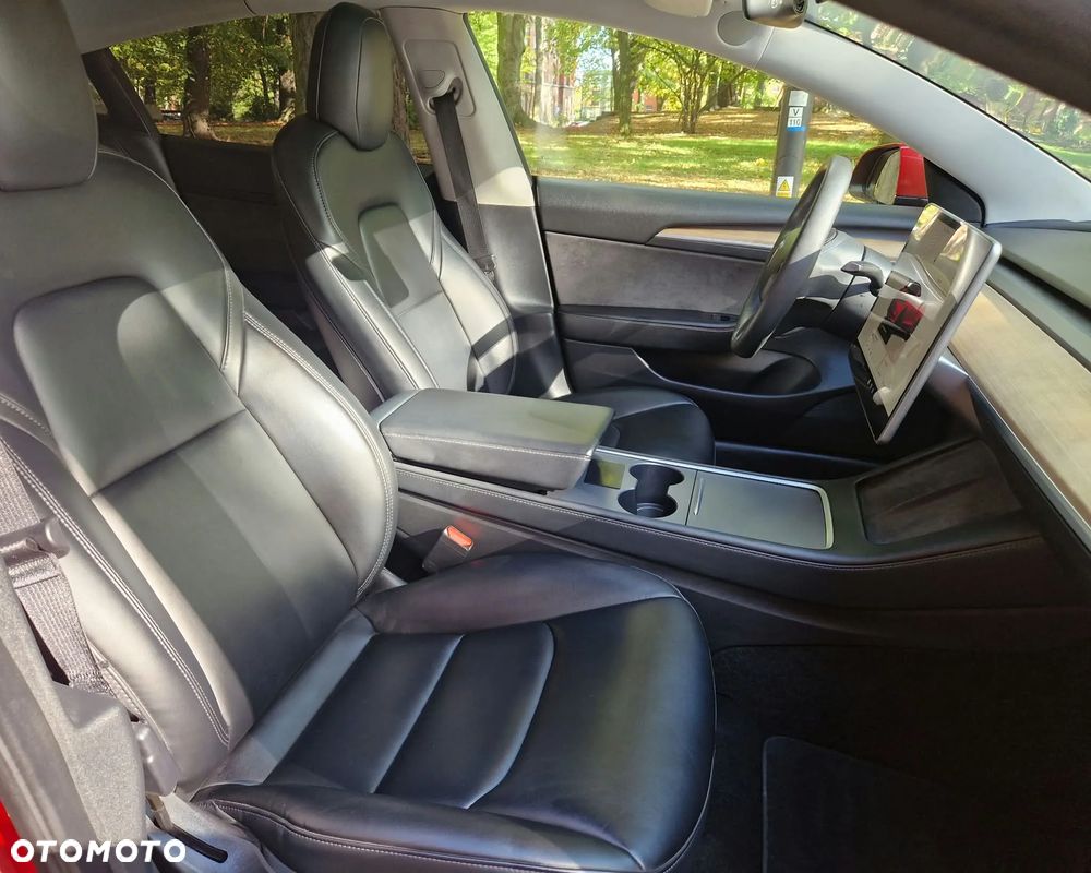 Tesla Model 3 RWD - 16