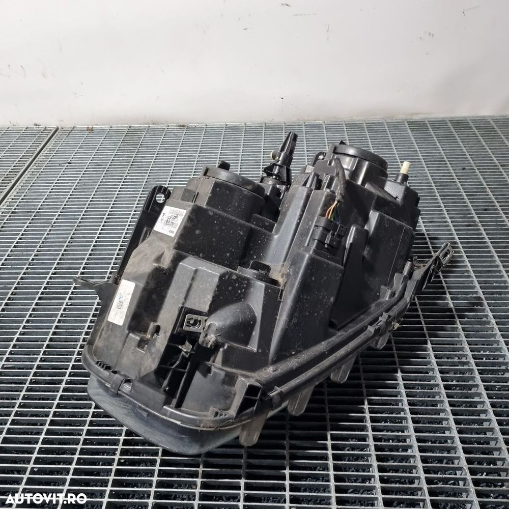 Far Dreapta Dacia Duster II 2018 - 2021 SUV 4 Usi (1473) Fara xenon - 4