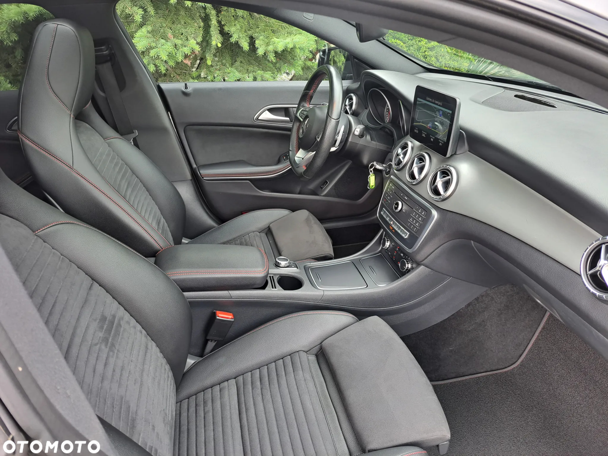 Mercedes-Benz CLA Shooting Brake 200 7G-DCT AMG Line - 26