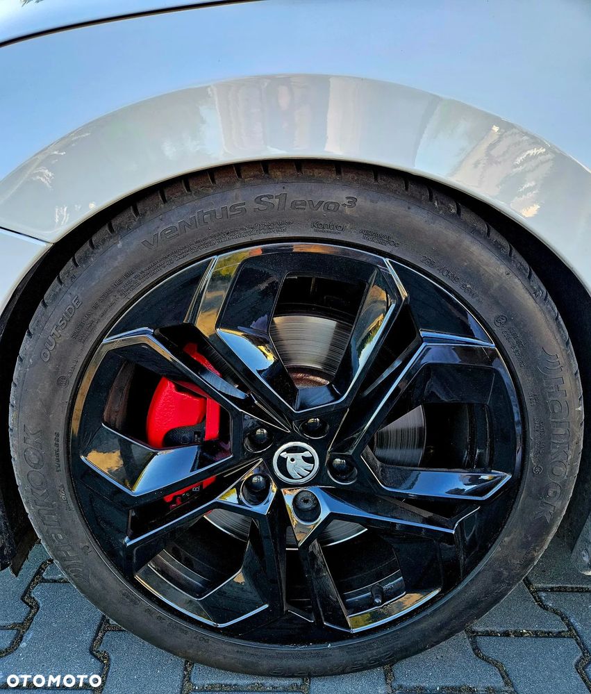 Skoda Octavia 2.0 TSI DSG RS - 11