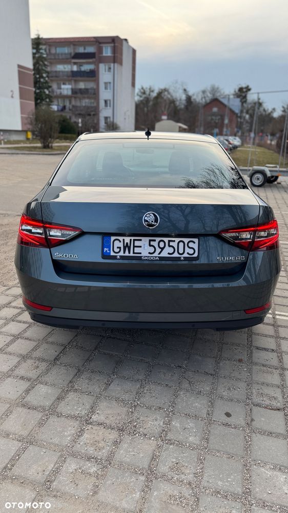 Skoda Superb 2.0 TSI Ambition DSG - 11