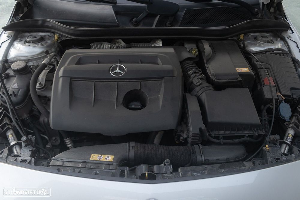 Mercedes-Benz A 180 d AMG Line - 22