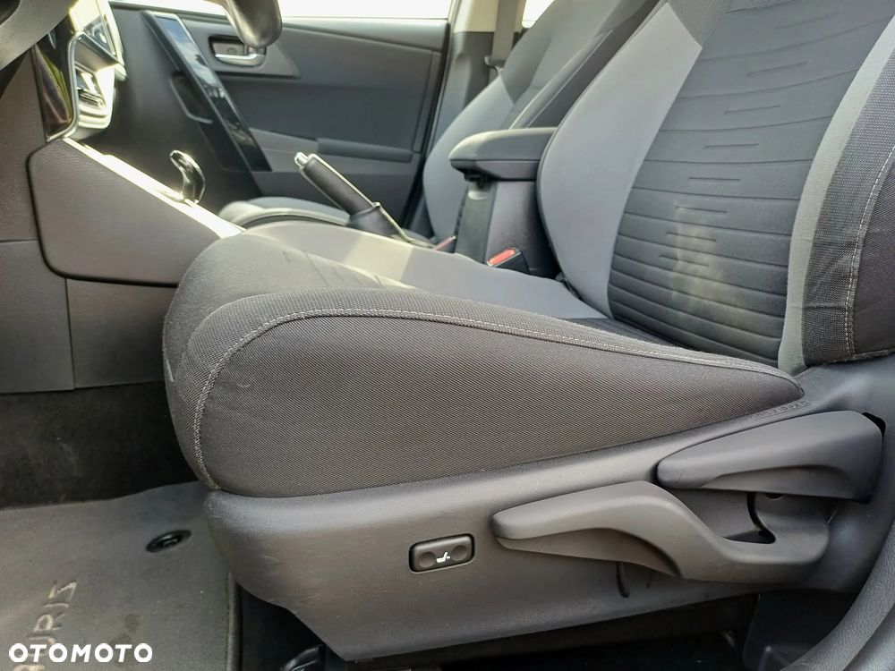 Toyota Auris 1.8 HSD Luna - 21