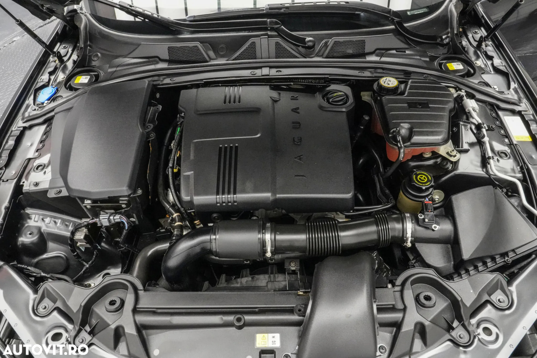 Jaguar XF 2.2D Premium Luxury - 27