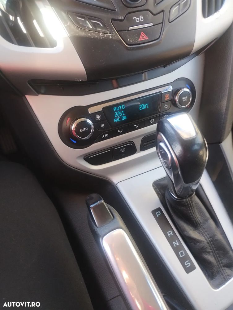 Ford Focus 2.0 TDCI DPF Powershift Titanium - 12