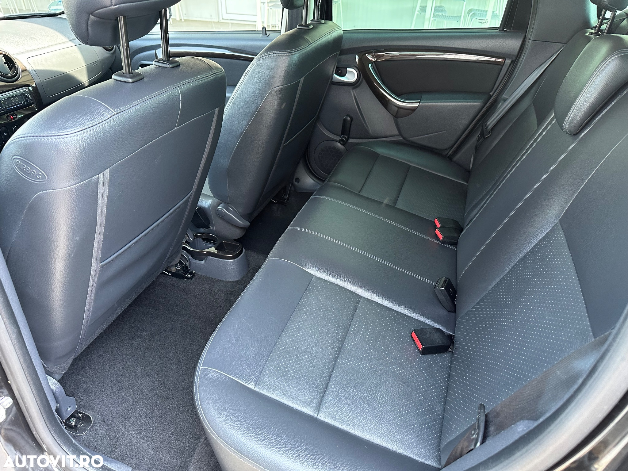 Dacia Duster 1.6 4x4 Prestige - 8