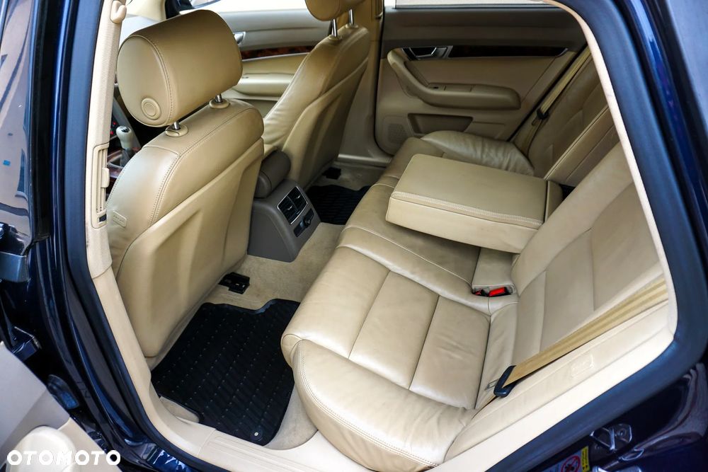 Audi A6 Limousine 2.4 Quattro - 6