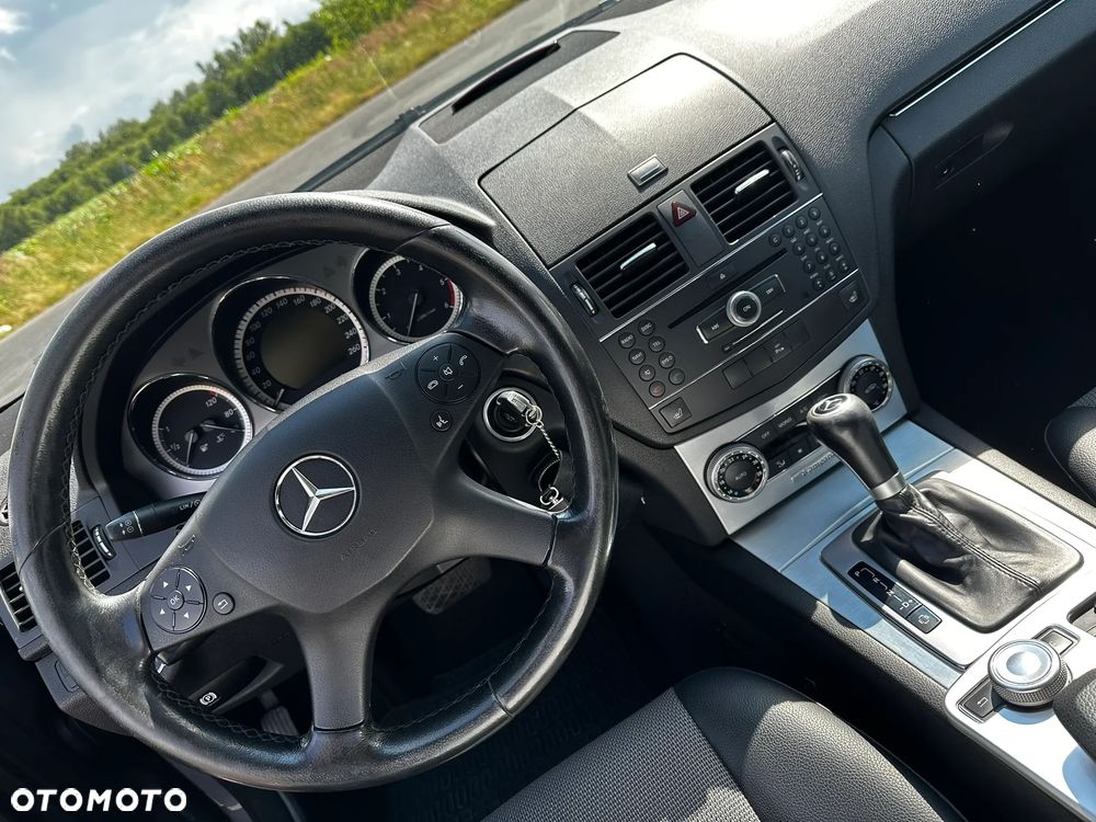 Mercedes-Benz Klasa C 200 CDI DPF Automatik BlueEFFICIENCY Avantgarde - 24