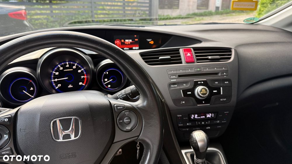 Honda Civic 1.8 i-VTEC Comfort Black Edition - 24