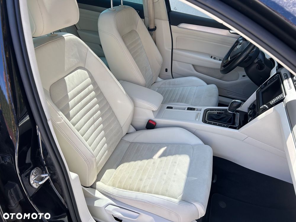 Volkswagen Passat - 12