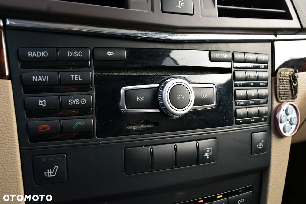 Mercedes-Benz Klasa E 350 4-Matic - 11