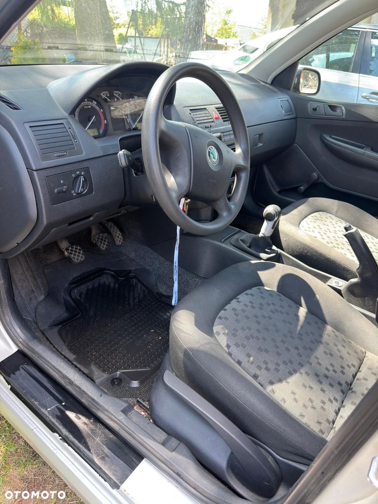 Skoda Fabia 1.2 HTP Ambiente - 9