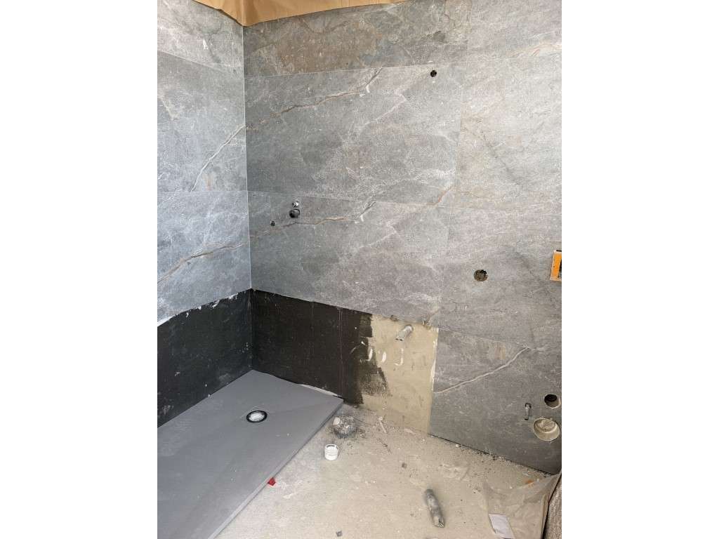 Moradia Geminada estrear T 2Térrea, espaço para carros e piscina ex... - Grande imagem: 3/12