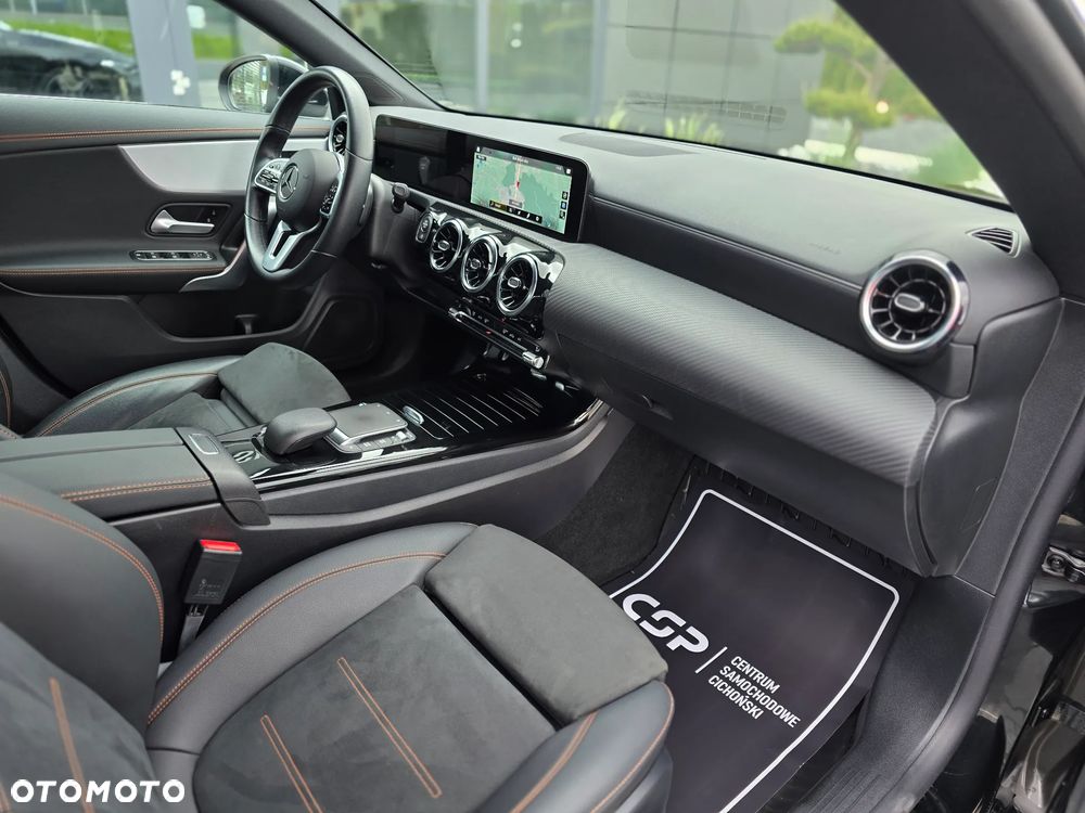 Mercedes-Benz CLA 180 d 8G-DCT AMG Line Advanced Plus - 24