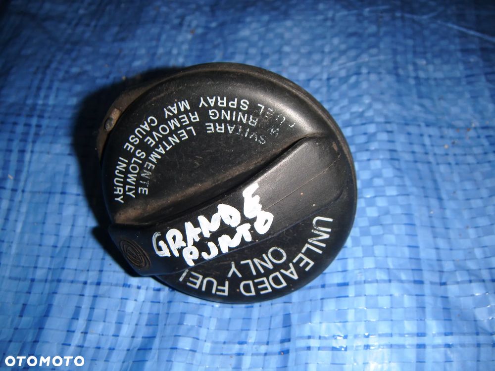 fiat grande punto 1.2  korek wlewu paliwa - 1