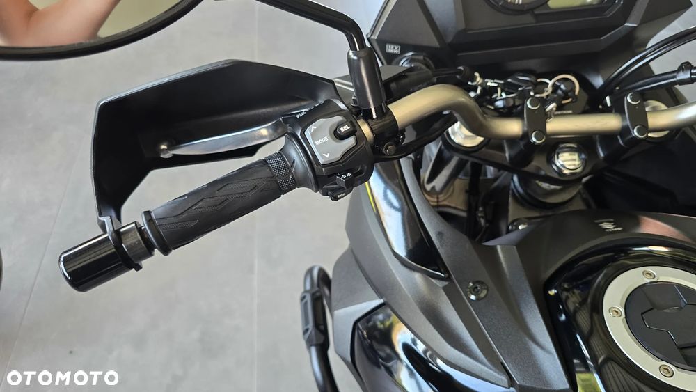 Suzuki V-STROM - 17
