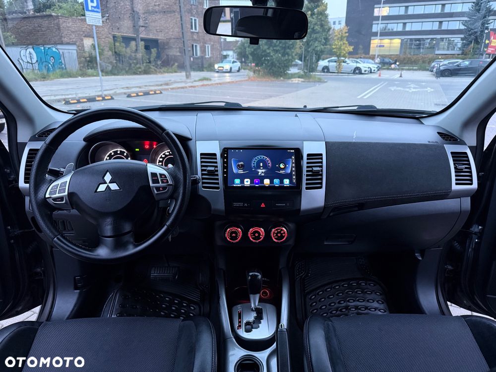 Mitsubishi Outlander - 30