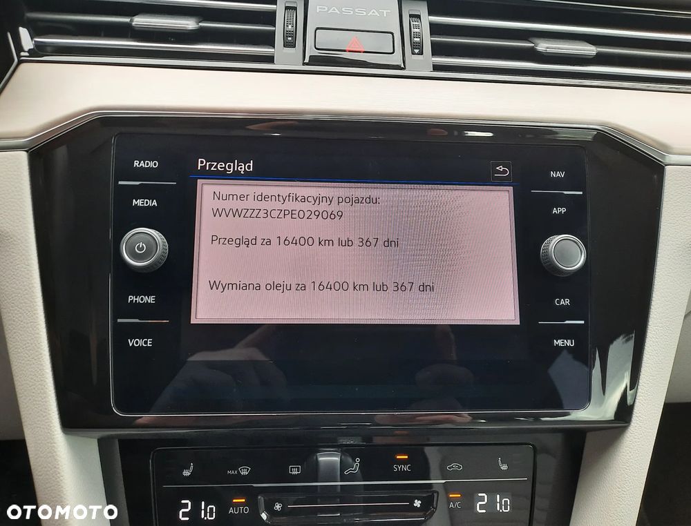 Volkswagen Passat 2.0 TDI Elegance DSG - 34