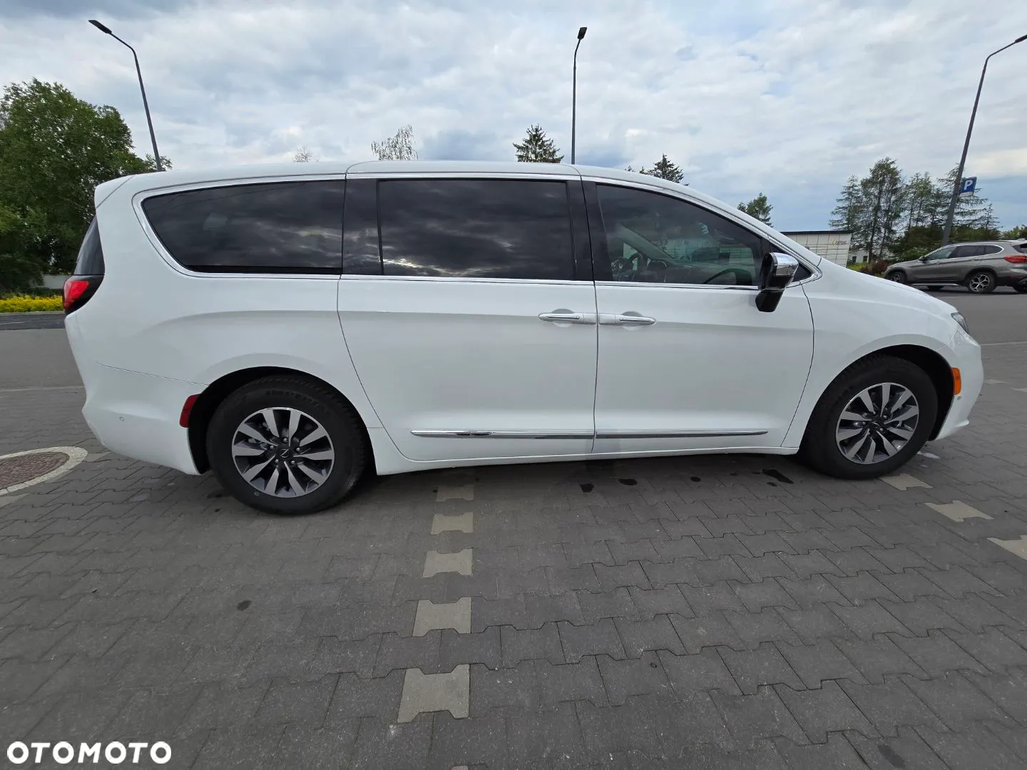 Chrysler Pacifica - 11