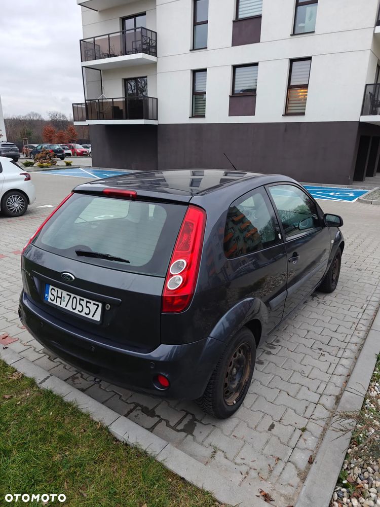 Ford Fiesta 1.4 Ghia - 2