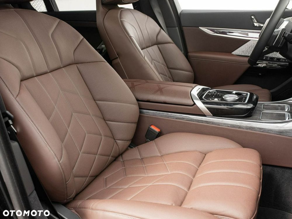 BMW Seria 7 740d xDrive mHEV sport - 32