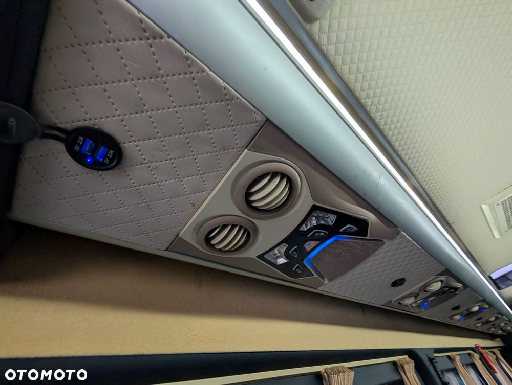 Mercedes-Benz Sprinter 519 - 21